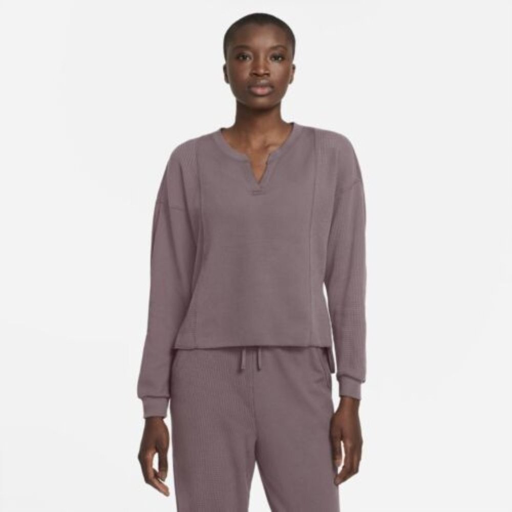 Nike Yoga Luxe Dri-FIT Cover-Up Long-sleeve T-shirt - Picture 2 of 5